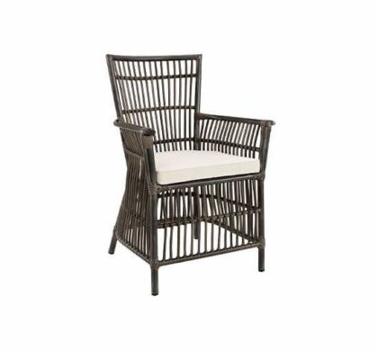 Modest karmstol grå