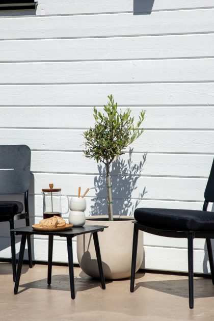 Lina caféset + 2 loungestolar med dynor - svart