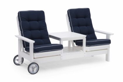 Hillerstorp rullutesoffa herrgård med utebord vit - vit