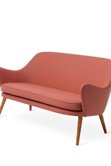 Warm nordic dwell soffa 2-sits tyg hero 511 blush, ben i rökt ek
