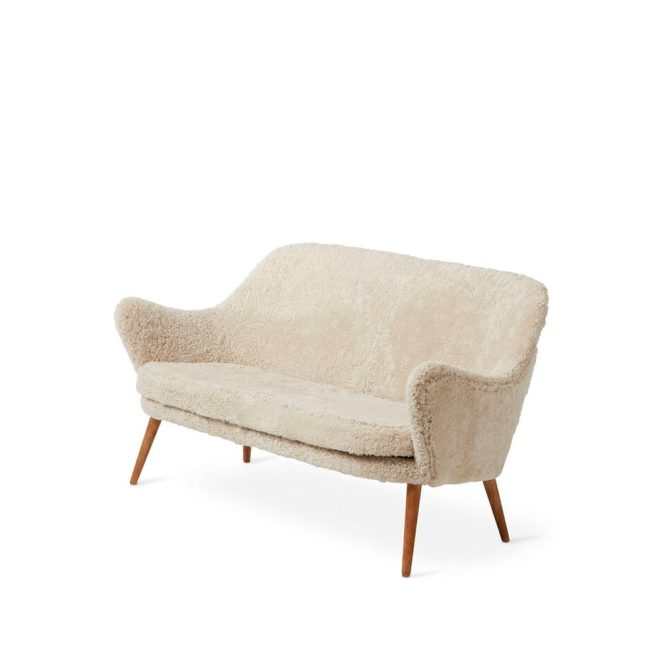 Warm nordic dwell soffa 2-sits fårskinn moonlight, ben i rökt ek