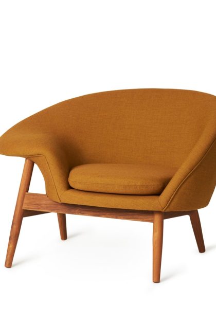 Warm nordic fried egg fåtölj tyg canvas 424 dark ochre, oljade teakben