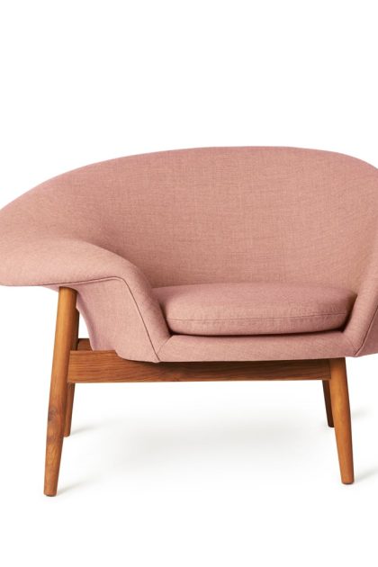 Warm nordic fried egg fåtölj tyg canvas 614 pale rose, oljade teakben