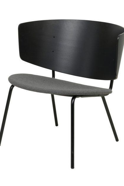 Ferm living herman loungestol med stoppad sits svart med mörkgrå textilsits