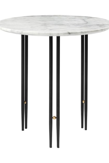 Gubi ioi soffbord Ø50 cm svart-mässing-vit marmor