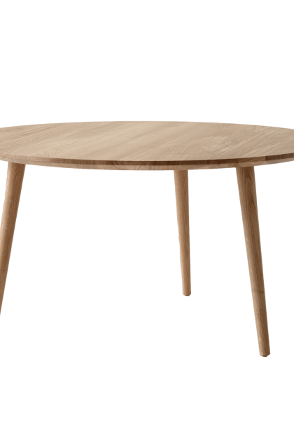 &tradition in between soffbord sk15 Ø90 cm oiled oak
