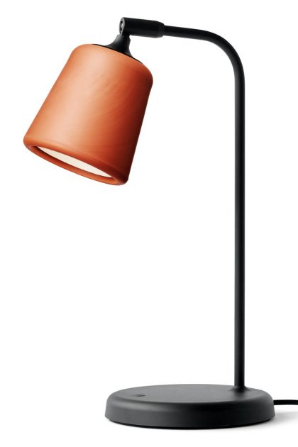 New works material bordslampa terracotta