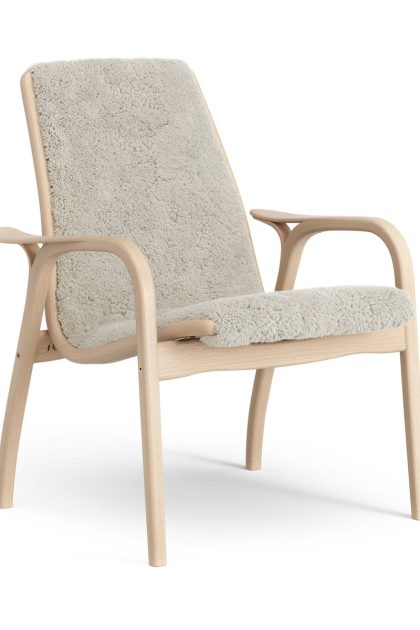 Swedese laminett fåtölj lackad bok/fårskinn moonlight (beige)