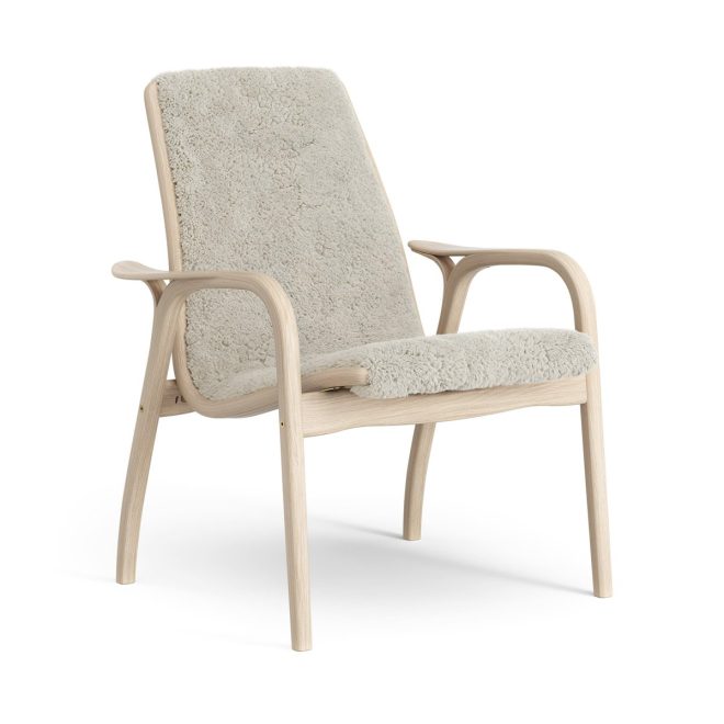 Swedese laminett fåtölj vitpigmenterad ek/fårskinn moonlight (beige)