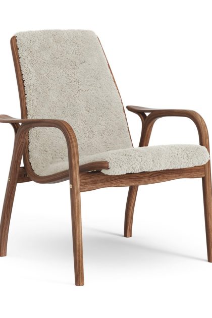 Swedese laminett fåtölj oljad valnöt/fårskinn moonlight (beige)