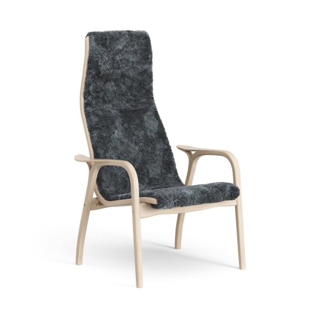Swedese lamino fåtölj vitpigmenterad ek/fårskinn charcoal (mörkgrå)
