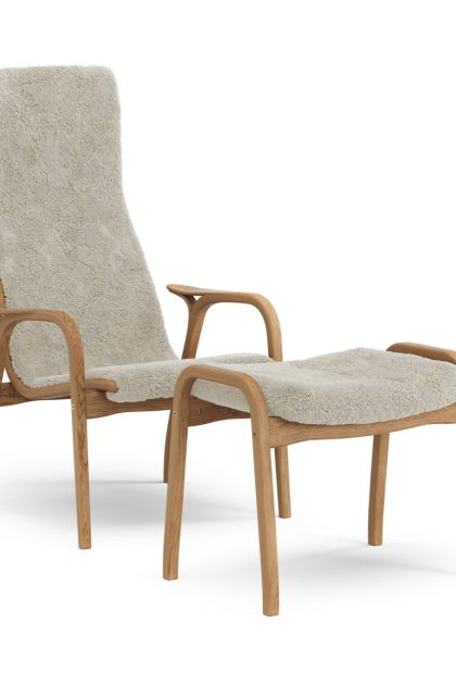 Swedese lamino fåtölj och fotpall oljad ek/fårskinn moonlight (beige)