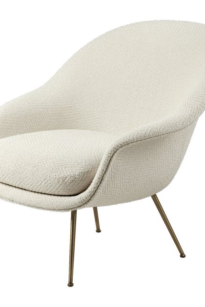 Gubi bat lounge chair low back conic base dora boucle 0001-antique brass