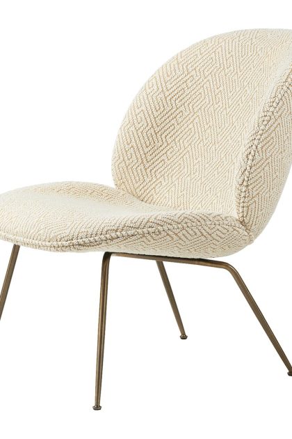 Gubi beetle lounge chair fully upholstered conic base dora boucle 0002-antique brass