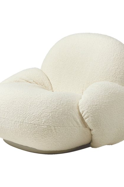 Gubi pacha loungefåtölj med armstöd karakorum 001-pearl gold