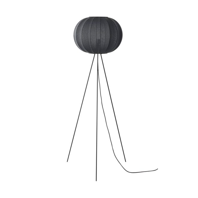 Made by hand knit-wit 45 round high golvlampa black