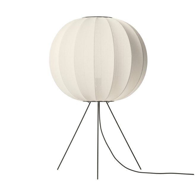 Made by hand knit-wit 60 round medium golvlampa pearl white