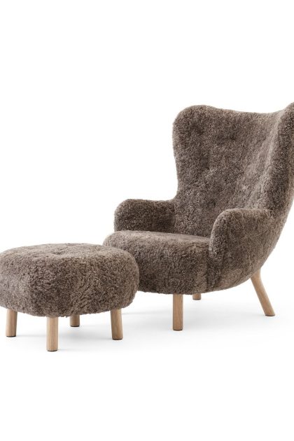 &tradition petra vb3 high fåtölj inkl. pouf atd1 oljad ek-sheepskin sahara