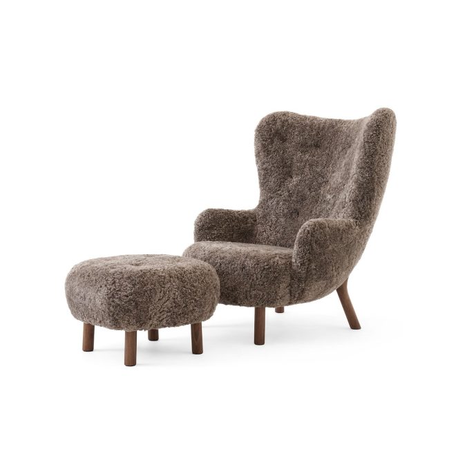 &tradition petra vb3 high fåtölj inkl. pouf atd1 oljad valnöt-sheepskin sahara
