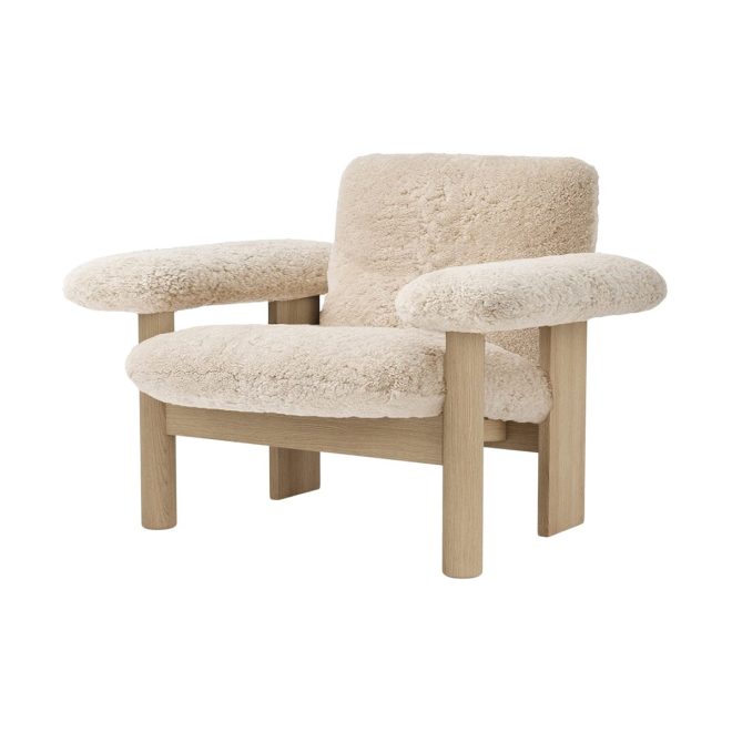 Audo copenhagen brasilia fåtölj low back natural oak-nature sheepskin curly