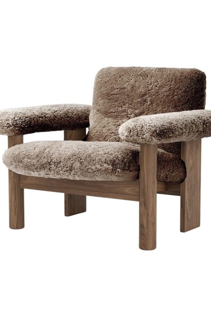 Audo copenhagen brasilia fåtölj low back walnut-sahara sheepskin curly