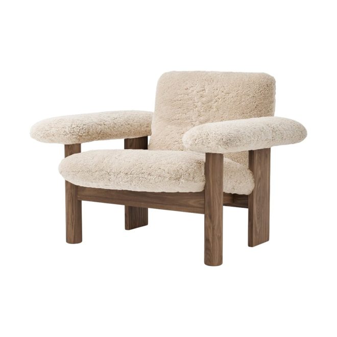 Audo copenhagen brasilia fåtölj low back walnut-nature sheepskin curly