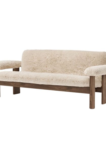 Audo copenhagen brasilia soffa 2-sits walnut-nature sheepskin curly