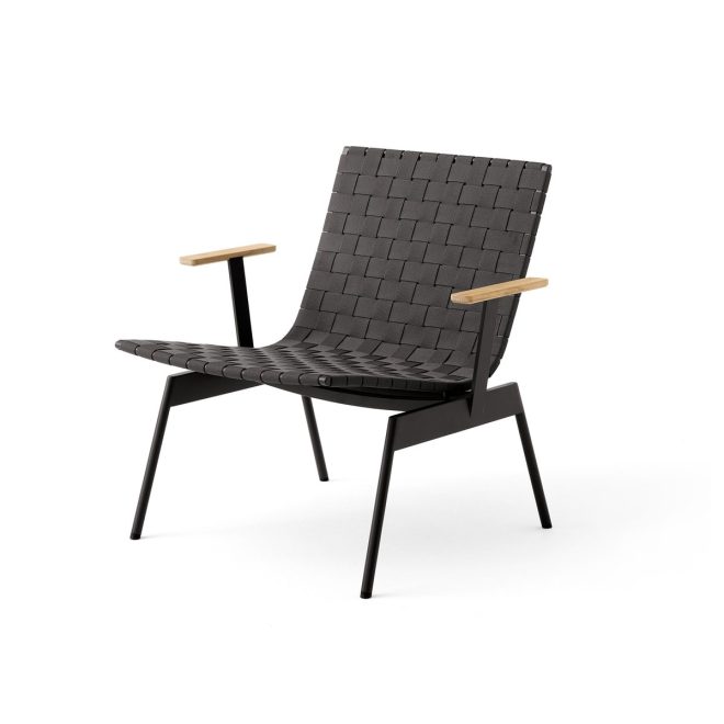 &tradition ville outdoor av45 loungestol med armstöd warm black