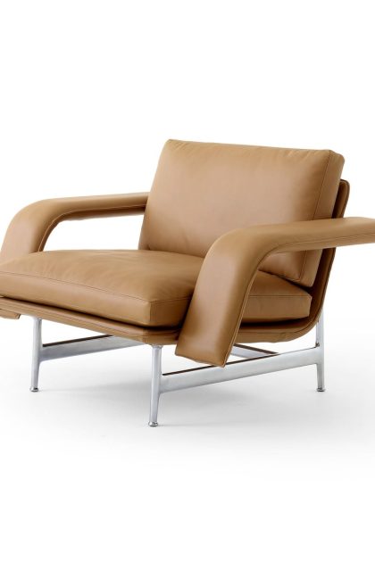 &tradition meantime av29 loungefåtölj pol. aluminium-noble leather cognac