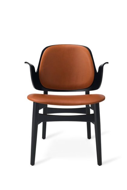 Warm nordic gesture loungestol läder sevilla 4001 black, svartlackat bokstativ