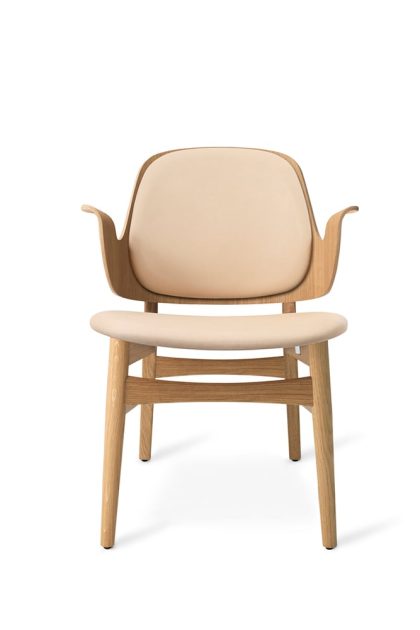 Warm nordic gesture loungestol läder vegetal 90 natur, vitoljat ekstativ, sits i latte