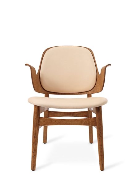 Warm nordic gesture loungestol läder vegetal 90 natur, teakoljat ekstativ, sits i latte