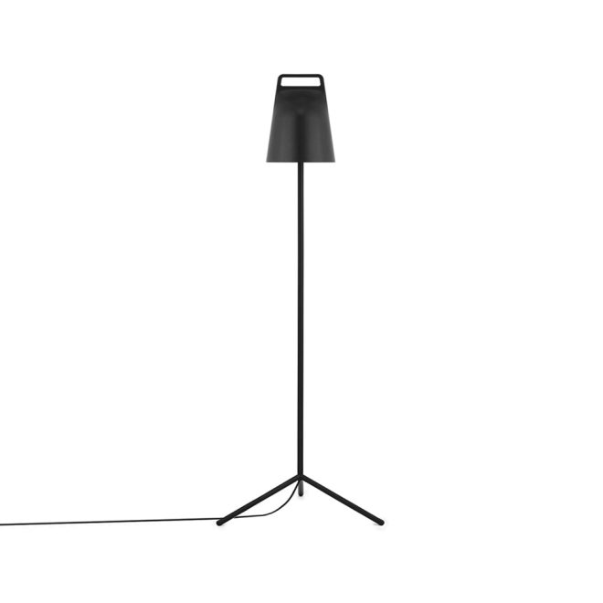 Normann copenhagen stage golvlampa black, pulverlackerat stål