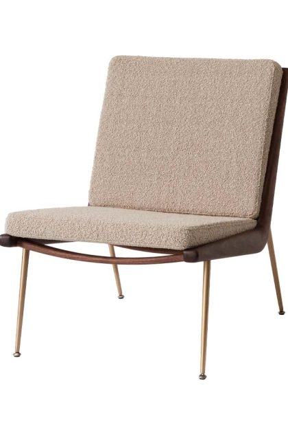 &tradition boomerang hm1 fåtölj karakorum 003 beige-valnötsben oljade