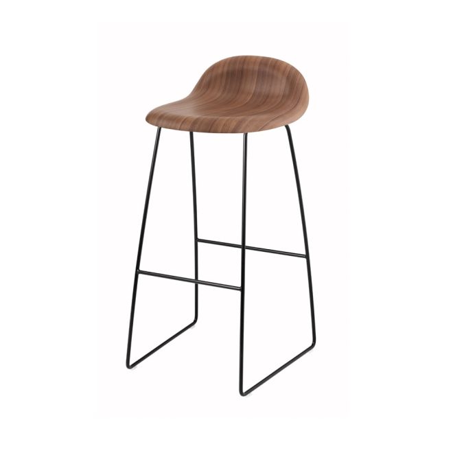 Gubi gubi 3d barstol hög american walnut-svarta stålmedar