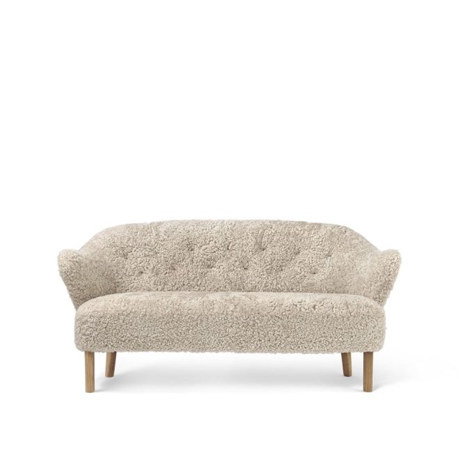 Audo copenhagen ingeborg 2,5-sits soffa fårskinn moonlight, ben ek natur