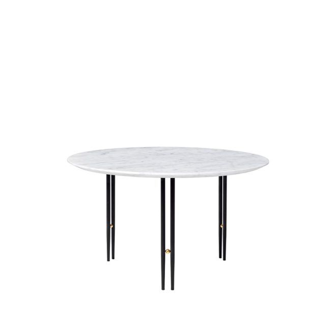 Gubi ioi soffbord white carrara marble, ø70, svart stativ
