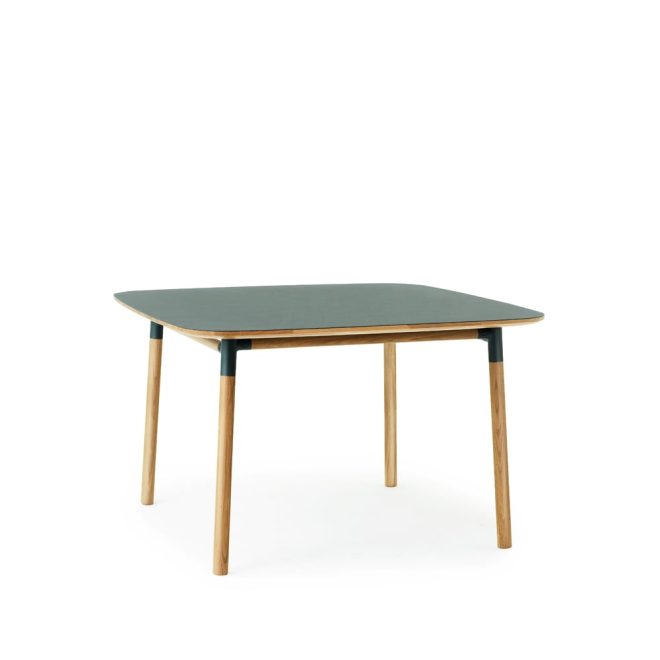 Normann copenhagen form matbord 120x120 cm grön-ekben
